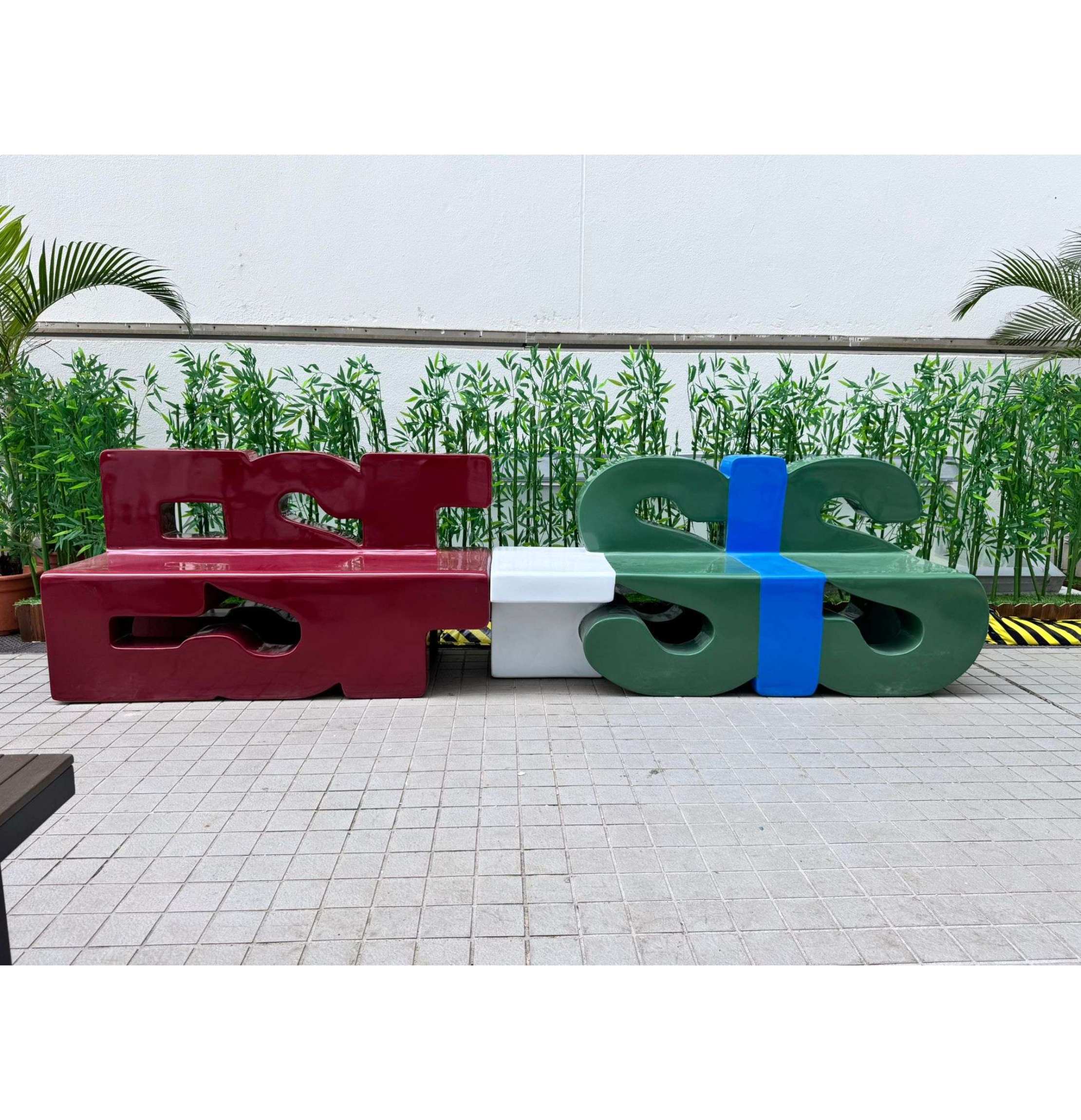 玻璃纖維英文字母座椅