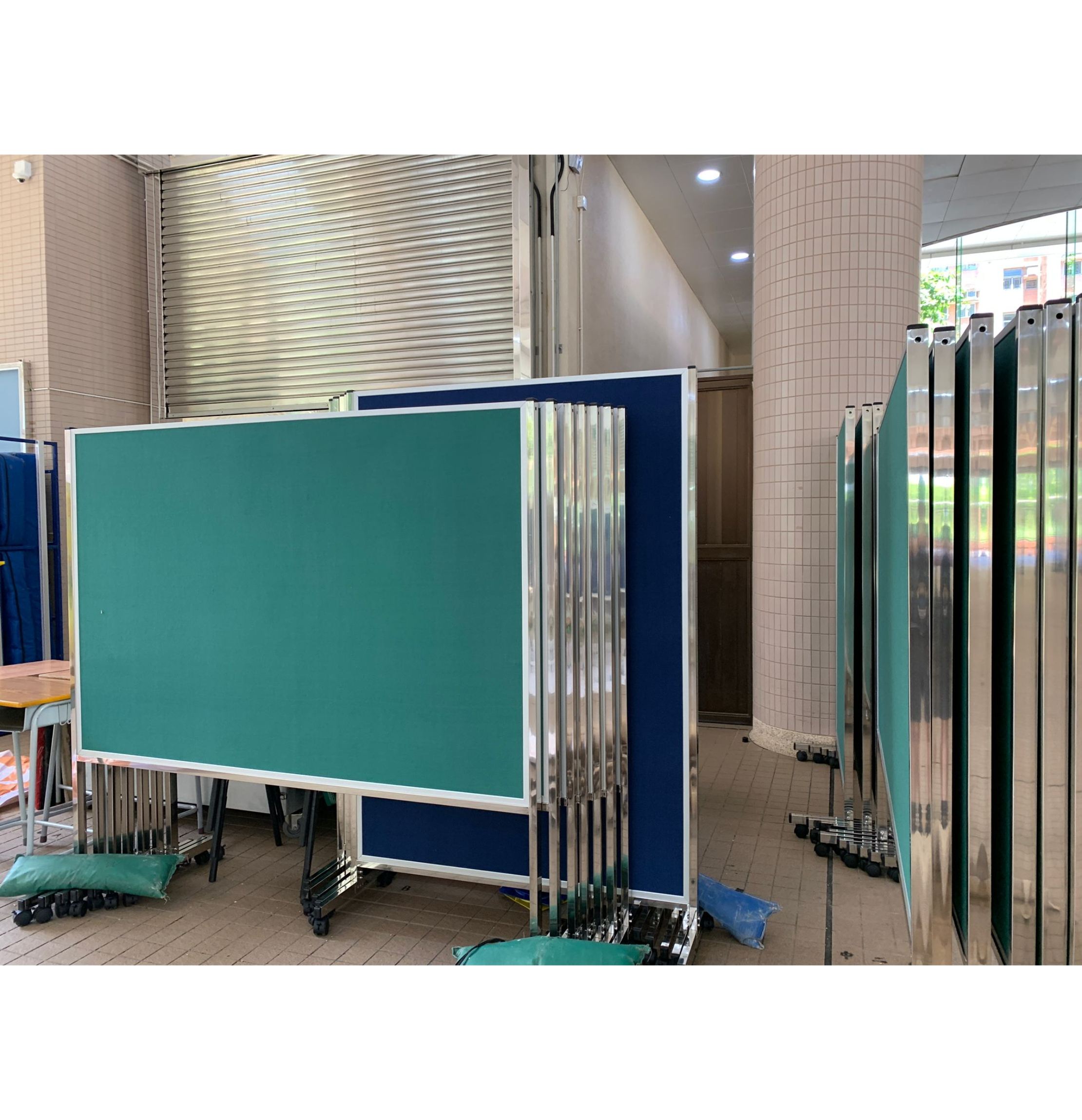 活動不鏽鋼架雙面布面告示板